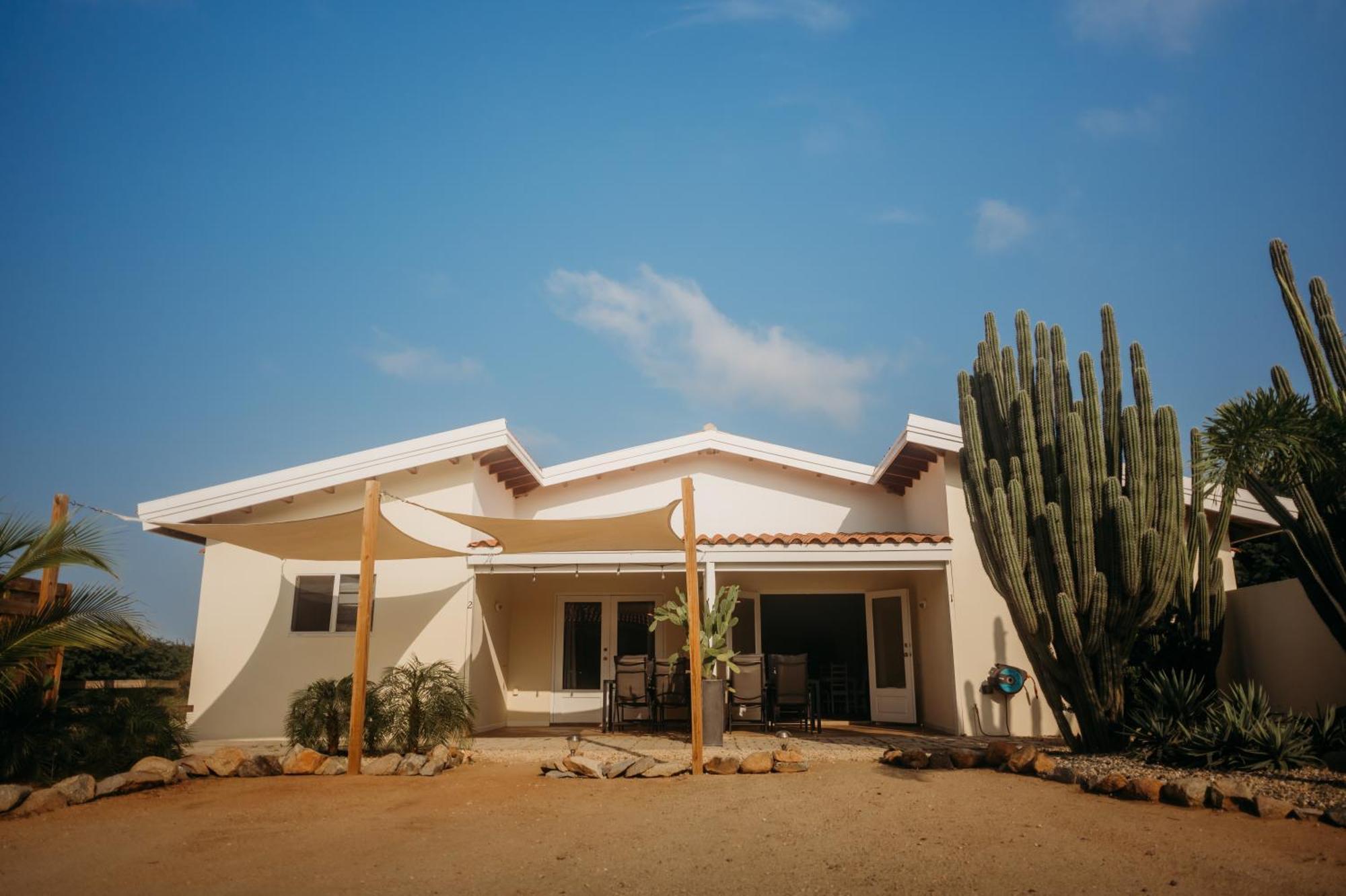 Pura Vida Aruba Appartement Palma Noord Exterior photo